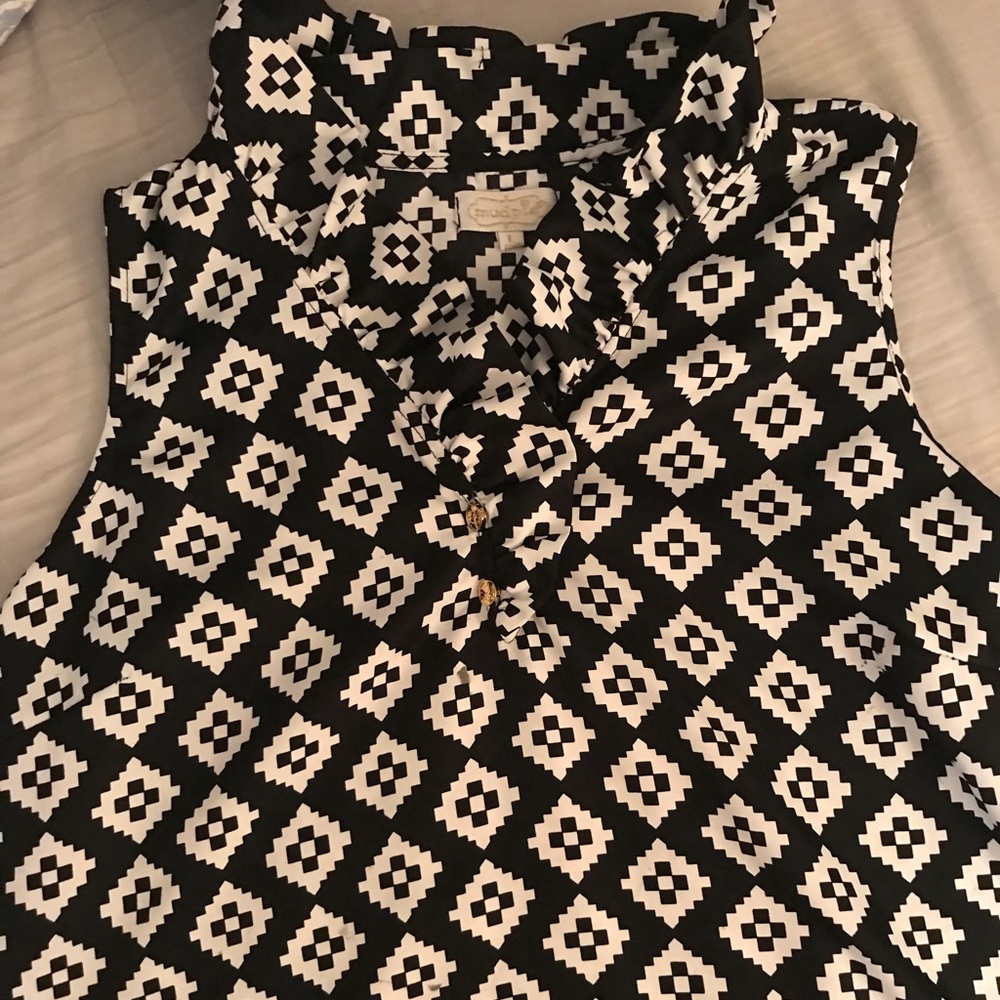 Mud pie sleeveless shirt